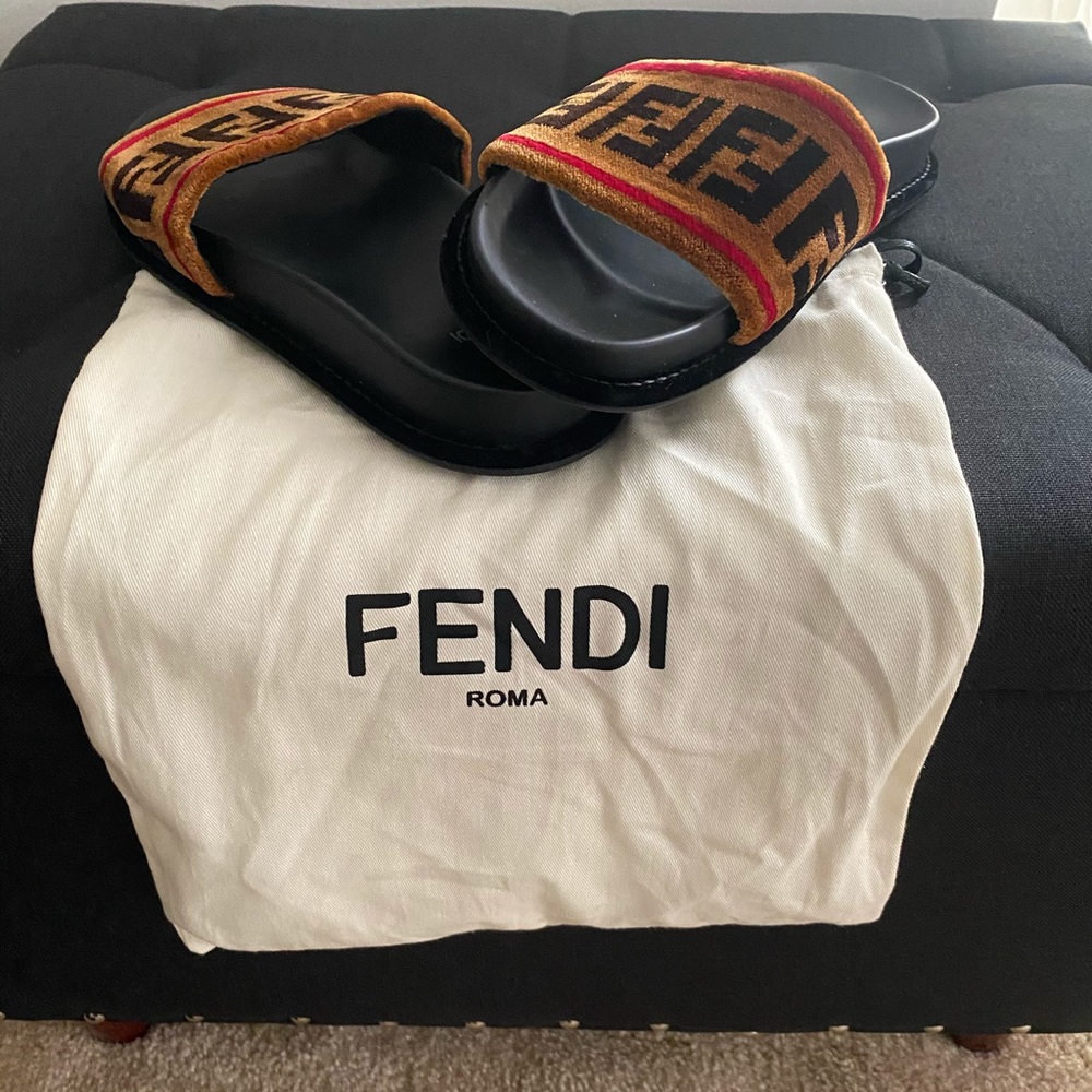 Fendi Slides 40